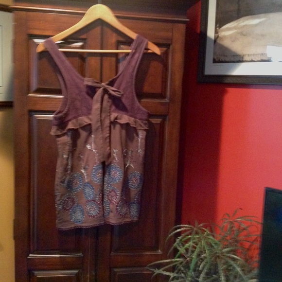 Top - Picture 2 of 2